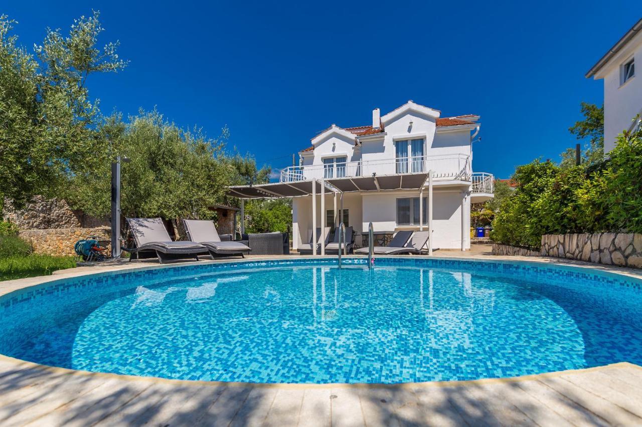 Holiday Home Olive Garden Brzac Bagian luar foto
