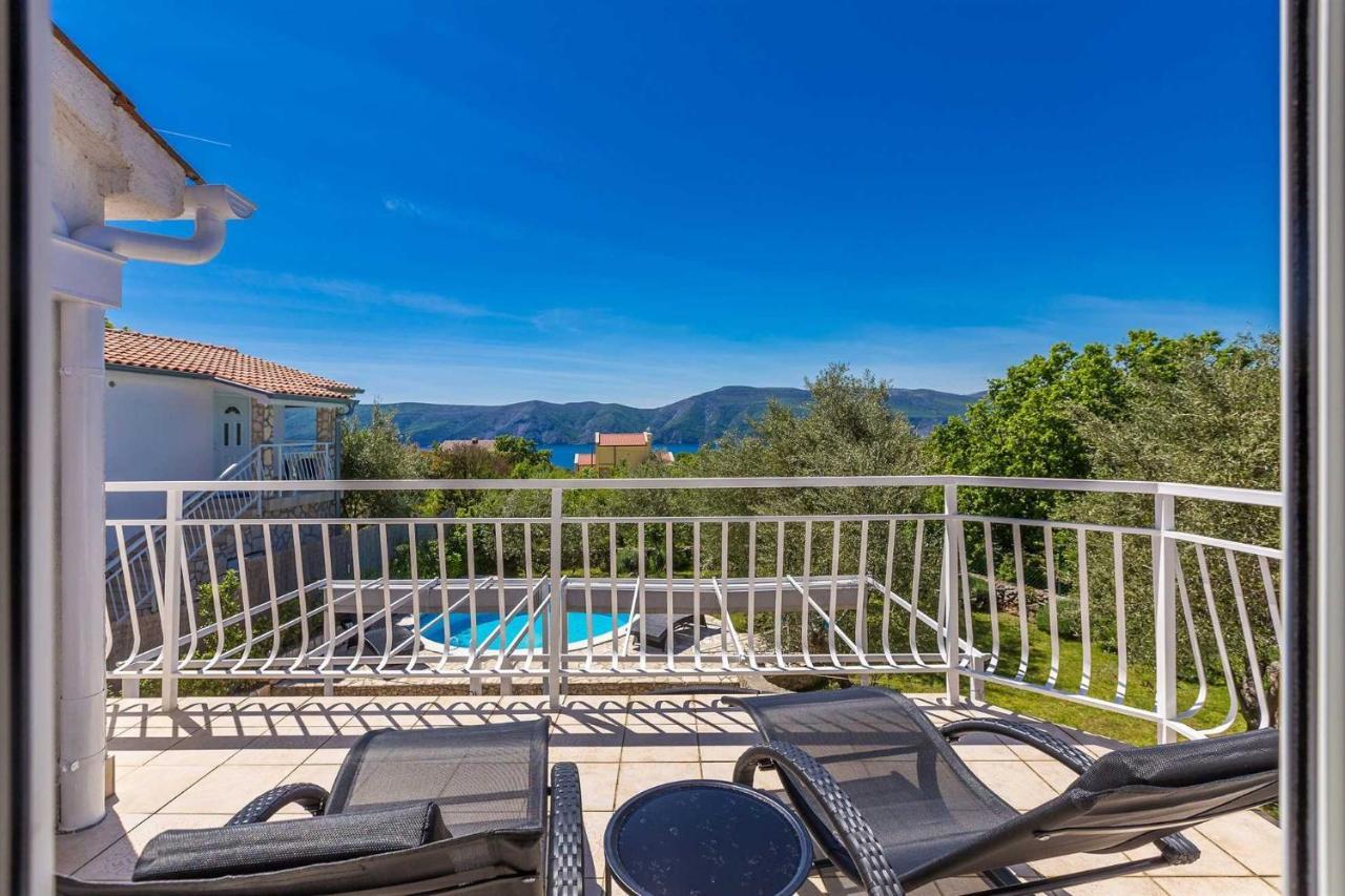 Holiday Home Olive Garden Brzac Bagian luar foto